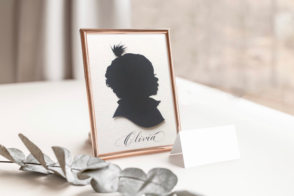 Portrait Art by @SilhouettesbyElle + Oval Frame by @Signed & Numbered